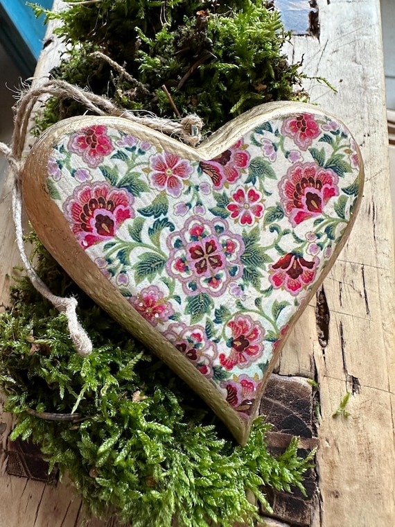 Pendant, decorative pendant, wooden heart, decorative heart, antique finish, hearts, decoration, vintage