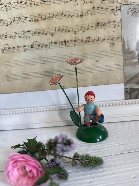Old antique flower children flower girls Erzgebirge folk art decoration