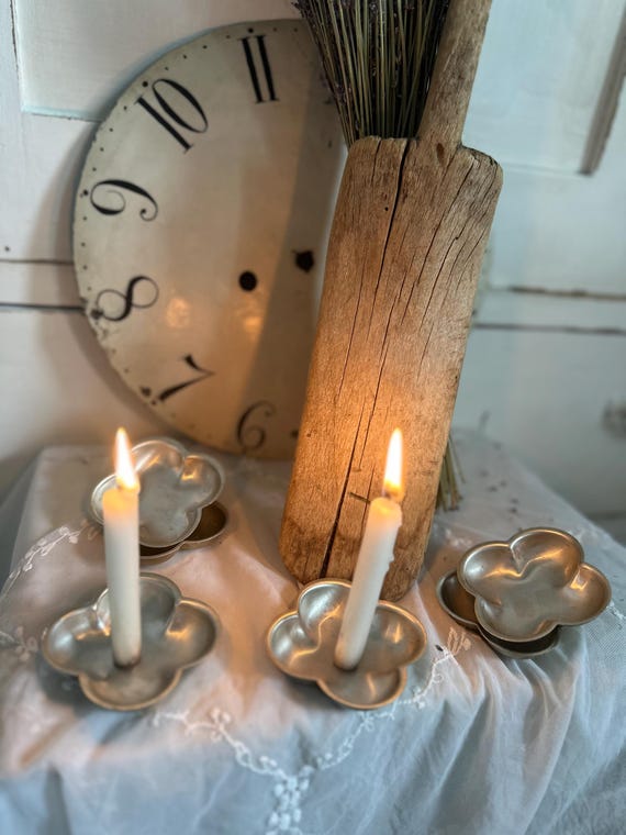 Old antique baking pan baking cups decoration vintage