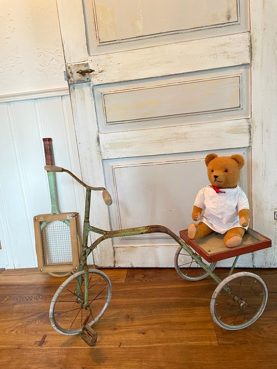 Old antique tricycle decoration vintage shabby