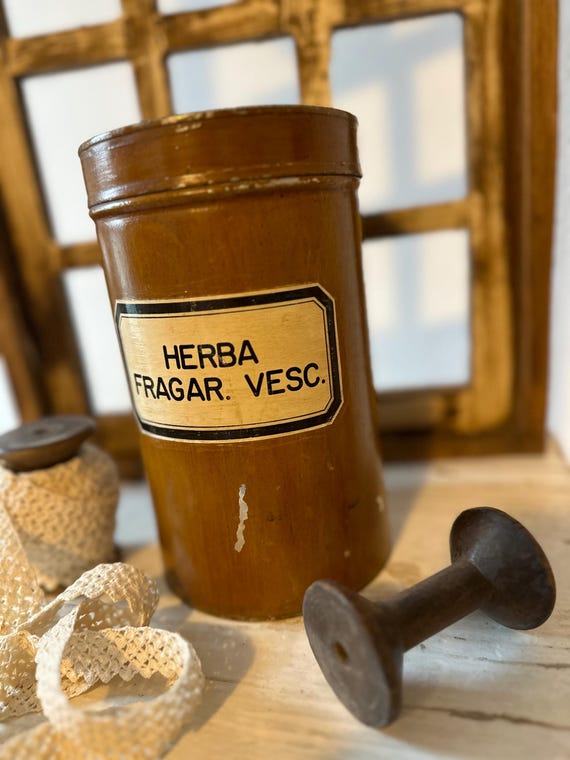 Old antique apothecary tins, tin storage box, vintage tin