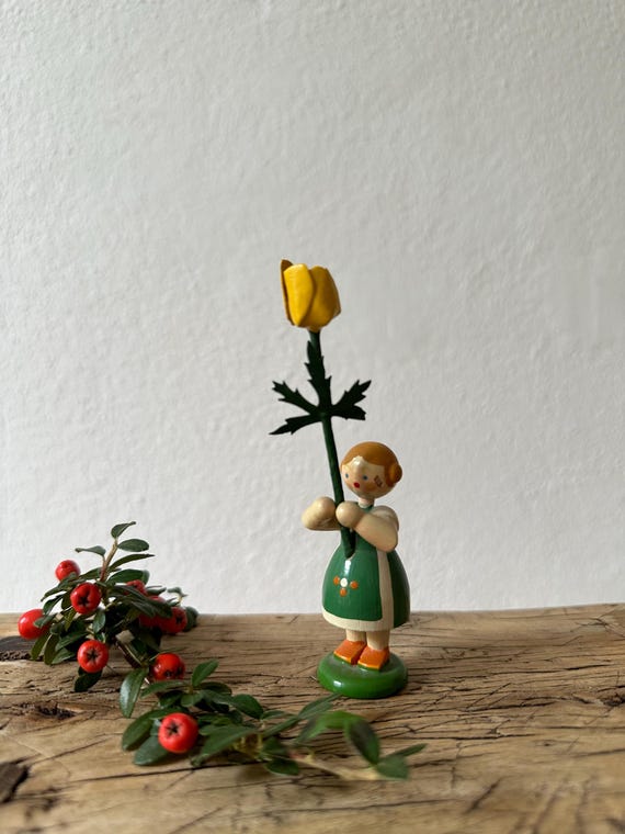 Old antique flower children flower girls Erzgebirge folk art decoration