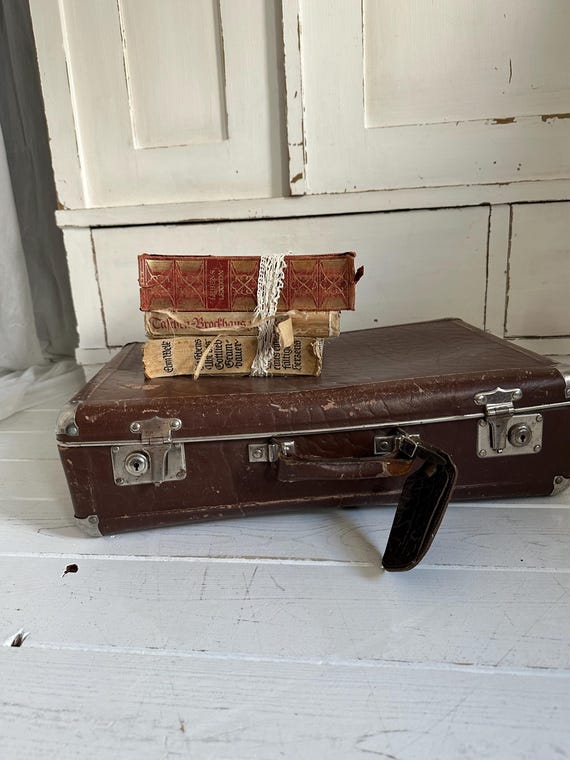 Old antique suitcase, vintage storage, shabby chic