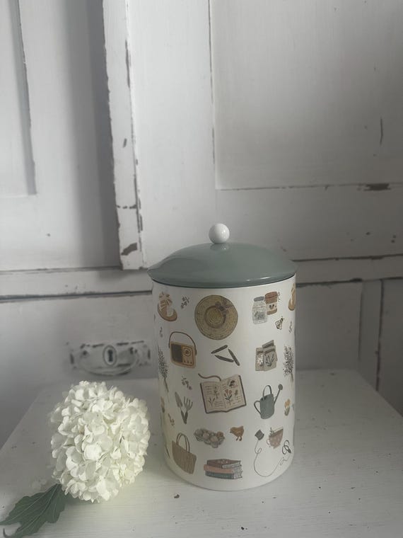 Tin, can, enamel tin, enamel storage tin, decorative tin, retro