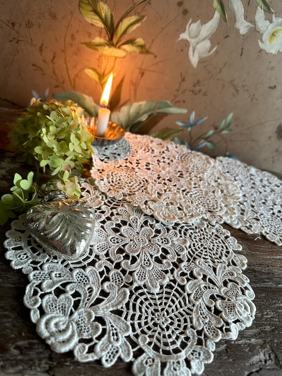 Tablecloths Plauen lace tablecloth handmade round tablecloths in a set of 3 pieces