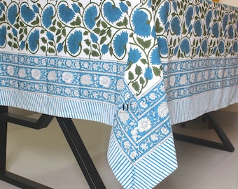 Toalha de mesa de algodão com estampa floral azul: jantar rústico de fazenda