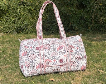 Handgemachte Gesteppte Reisetasche: Weiße Baumwollreisetasche mit Handblockdruck