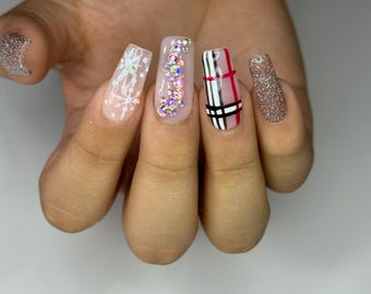 Holiday Plaid Press Ons