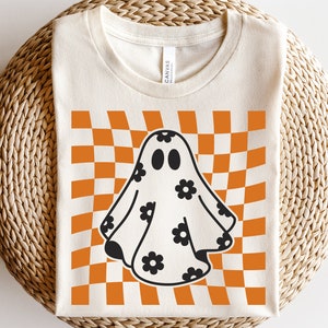 Checkered daisy ghost svg, Floral ghost outline svg, Checkered Halloween svg, Ghost with flowers svg, Spooky season svg, Retro Halloween svg