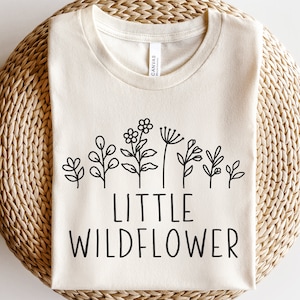 Piccolo fiore di campo in formato SVG, Ragazza bambino in formato SVG, Pianta Boho in formato SVG, Margherita estiva in formato SVG, Linea arte botanica, Disegno floreale in formato SVG, Linea di fiori in formato SVG, Bambini in formato SVG