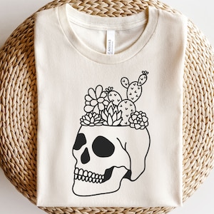 Cráneo con cactus y suculentas svg, Esqueleto de cactus svg, Cabeza de calavera svg, Amante de las plantas svg, Texas svg, Camisa de Halloween svg, Camisa sureña