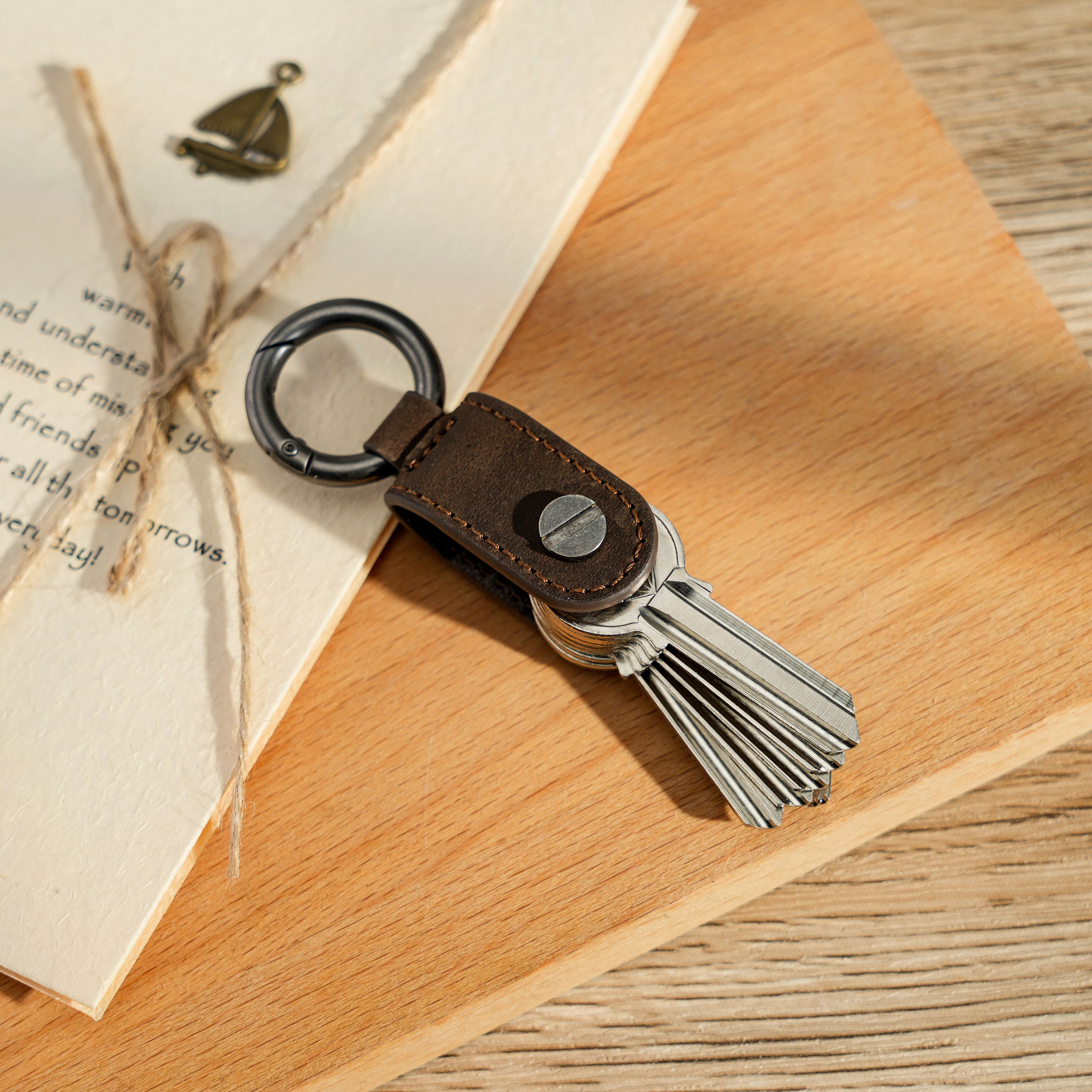小物 CTHY LEATHER ROOM KEYRING by BRIDLE Minimalist Leather Key Organizer: Compact Crazy Horse Keychain - Etsy