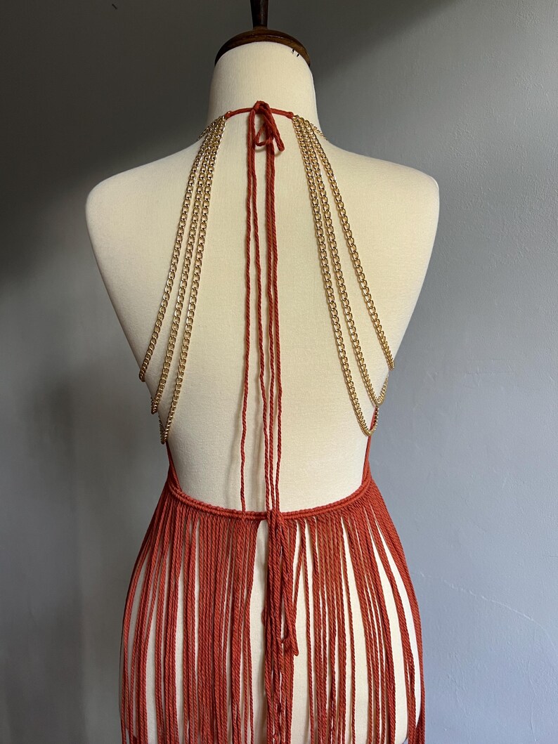 Vestido de franjas de macramê feito à mão: traje de festival boho terracota imagem 6