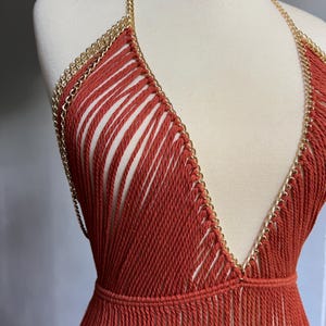 Vestido de franjas de macramê feito à mão: traje de festival boho terracota imagem 4