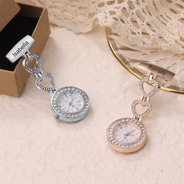 Gepersonaliseerde verpleegster naam zakhorloge met diamant, gegraveerd verpleegster fob horloge, verpleegster zakhorloge met reversspeld, afstudeercadeau voor verpleegkundigen