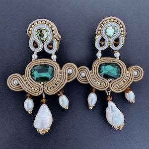 Iridecent boroque biwa pearl long dangle earrings Emerald green chandeller statement bridal jewelry Wedding anniversary Fashion woman gift