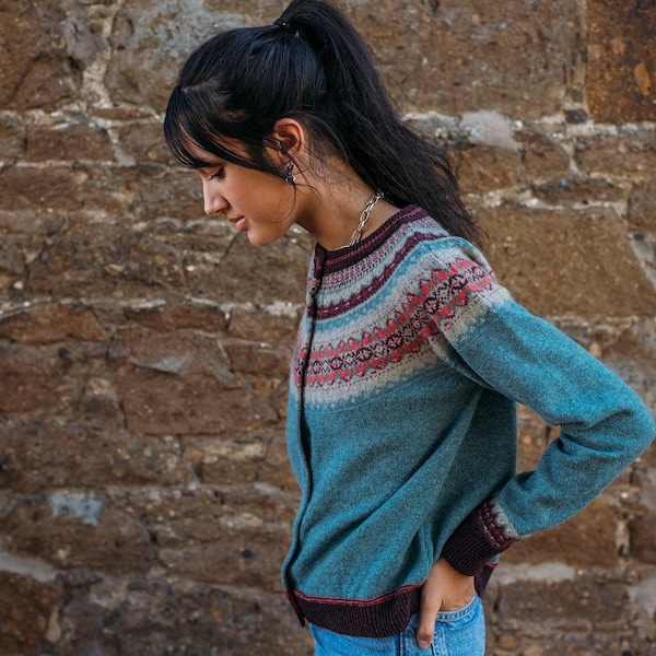 DI NUOVO DISPONIBILE Cardigan corto alpino di Eribe in rosa antico 100% lana d'agnello Fairisle corto