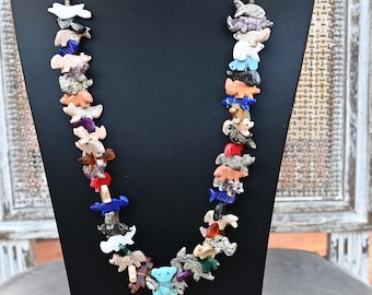 Stunning 29"  Zuni Tribe hand carved Vintage Animal Fetish Necklace 117 grams 51 Colorful carved animals and large center Bear Pendant