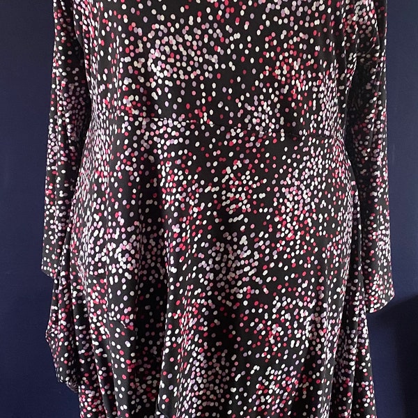 Womens Plus taille 18-24 Design exclusif, unique en son genre, robe à bulles asymétrique faite à la main en jersey extensible