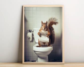 Eichhörnchen sitzt auf der Toilette und liest eine Zeitung, Lustiges Badezimmer Humor, Wanddeko, Lustige Animal Print, Ausdrucke für Zuhause, AI Digitaldrucke