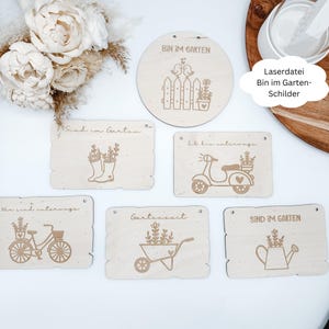 Laserdatei Bin im Garten-Schilder, Bin unterwegs, Herbstschild, Herbstdeko, Gartenarbeit, Garten, Tuerschild, SVG, pdf, png, dxf, Lizenz