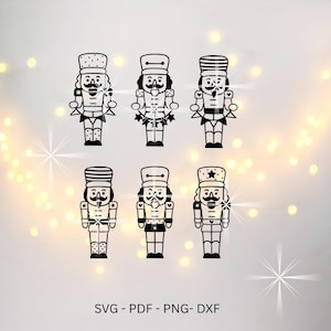 Puede incluir: Ilustraciones en blanco y negro de seis cascanueces de juguete. Cada figura tiene sombrero, bigote y uniforme. El texto "SVG - PDF - PNG - DXF" se encuentra en la parte inferior de la imagen.