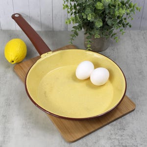Vintage Yellow Speckled Enamelware Frying Pan: Farmhouse Kitchen Decor