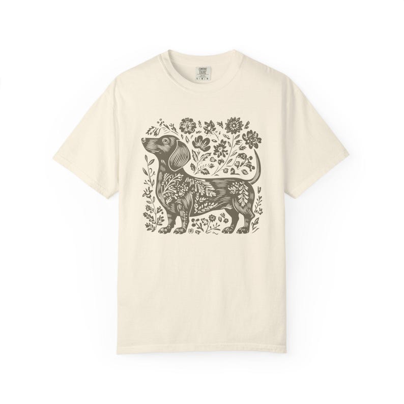 Daschund Shirt Linocut Shirt Dachshund Cottage Core Clothes Scandinavian Folk Art Risograph Shirt Vintage Dachshund Shirt Weiner Dog Gifts Ivory