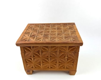 Vintage Carved Wood Trinket Box: Mandala Decor, Hinged Lid