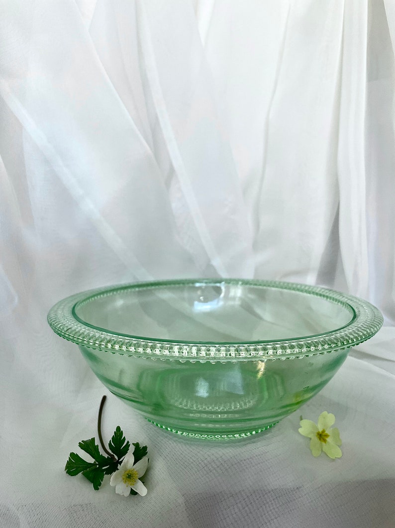 URANIUM GLASS Bohemian Glass Green Bowl Art Deco Centerpiece Pressed Glass Housewarming Gift Glass Home Decor SKLO Union zdjęcie 1