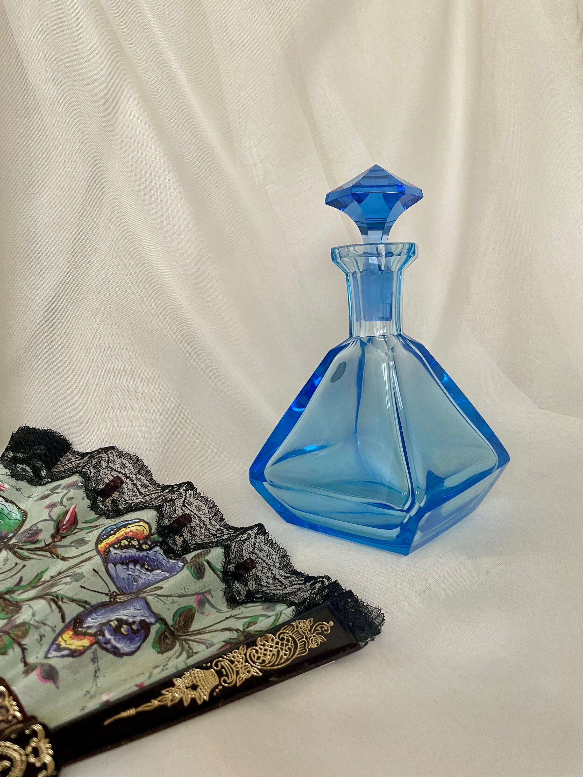 Carafe Ou Flacon Moser Karlsbad Environ 1900 - Motif Fleurs De Pavot, Verre Violet, Pièce Ancienne