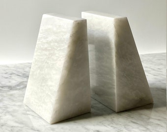 Witmarmeren boekensteunen met wig - set van 2