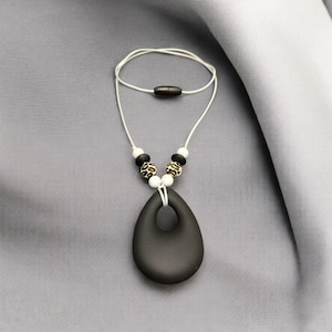 Pendant Breastfeeding Necklace For Mum / Nursing Necklace / Silicone Necklace / Fidget Necklace / Jewellery / Stylish Necklace / New Mum