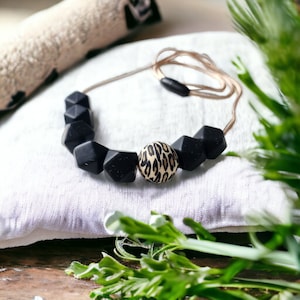 Breastfeeding Necklace For Mum / Nursing Necklace / Black Necklace / Fidget Necklace / Silicone Jewellery / Animal Print Necklace /