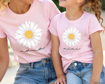 Mama Mini Matching Daisy Shirt, Mommy and Me Shirt, Mothers Day Tee, New Mom Gift Shirt, Mother Daughter Tee, Mommy Mini Tee, Mom Baby Shirt