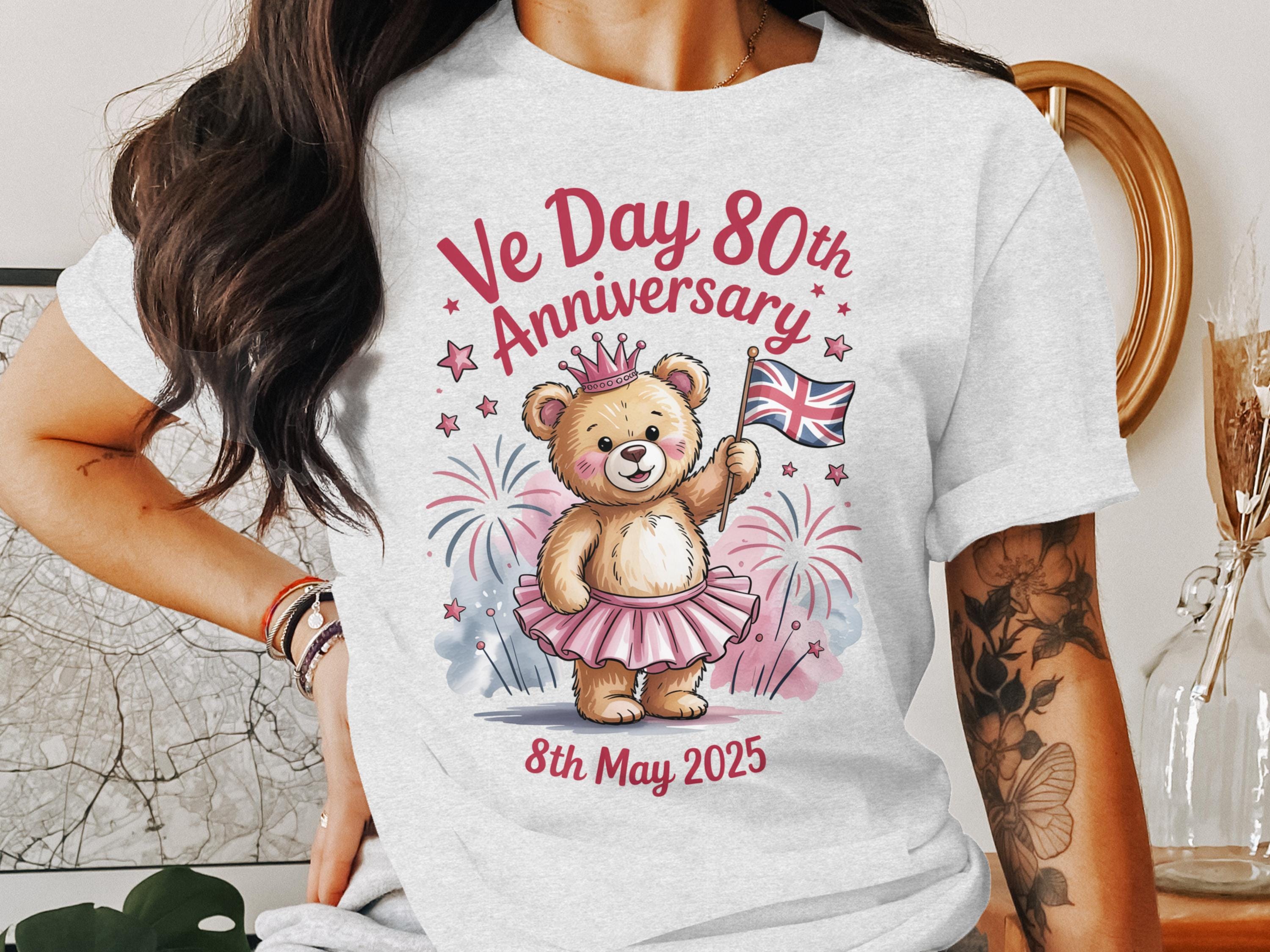 VEデー80周年記念Tシャツデザイン、かわいいクマのデジタル 