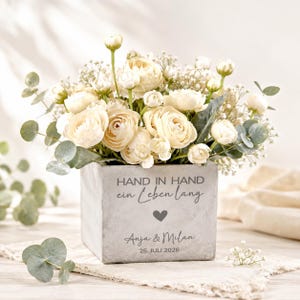 Paargeschenk mit Namen | Personalisierter Blumentopf, Hochzeitsgeschenk, Geldgeschenk Idee, Einzugsgeschenk Individuell, Beton Topf Gravur