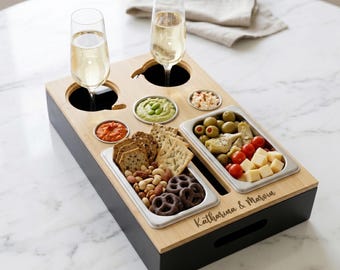 Couchbar Personalisiert mit 2 Gläser | Individuelle Snackbox für Couch | Snackbar für gemütliche Abende | Couchbutler | Geschenkset Hochzeit
