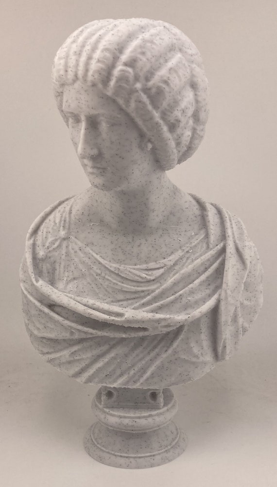 古代ローマ彫刻　女性像 古代ローマの女性像の写真素材・画像素材 Image 14071755