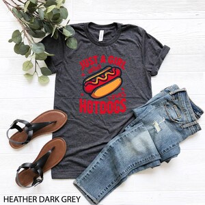 Just A Girl Who Loves Hot Dogs T-Shirt, Hot Dog Lover Shirt, Funny Hot Dog Shirt, Hot Dog Junkie Tee, Hot Dog Day Shirt, Sausage Lover Gift afbeelding 4