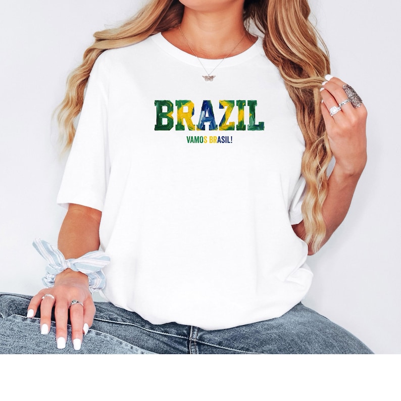 以下が含まれることがあります： 斑点のあるマット仕上げのセラミックマグカップ3個セット。マグカップはクリーム色、ライトグレー、ダークグレーの色合いです。各マグカップはシンプルでミニマルなデザインで、丸みを帯びたハンドルが付いています。コーヒー、紅茶、その他の飲み物に最適です。