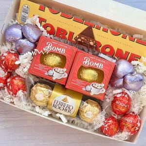 Luxury Chocolate Gift Hamper: Lindt, Toblerone & Hot Chocolate