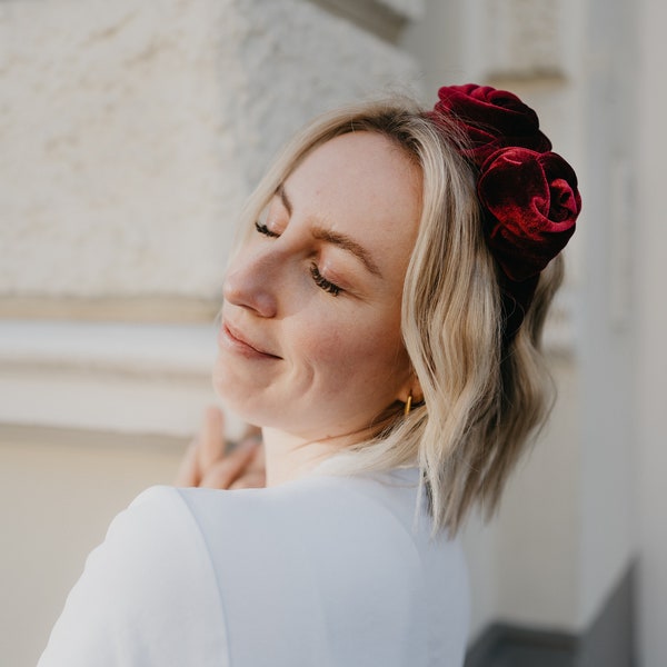 Red Velvet Rosen Haarreif | Fascinator | aus Samt