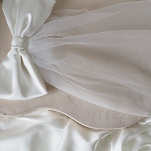 Handgemachter kurzer Braut Schleier mit Schleife ivory oder schwarz image 7