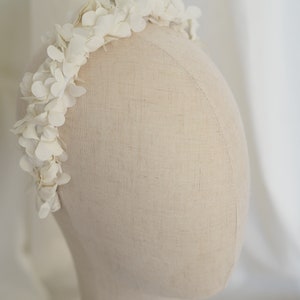 Selbstgenähter 3D Blüten Braut Haarreif ecru image 9