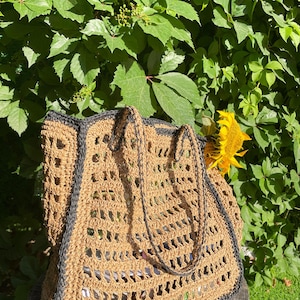 handmade raffia crochet tote bag, natural summer beach bagvith black trim,crochet tote bag, handmade summer bag, boho beach tote, rustic bag