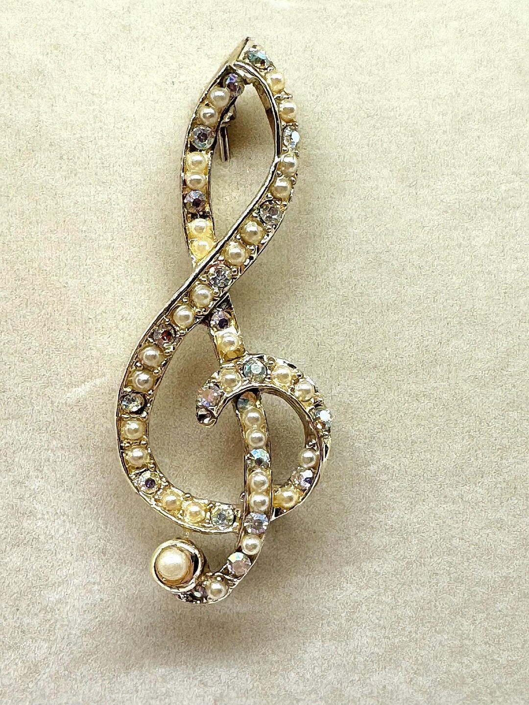 Treble Clef Crystal and Pearl Brooch - Etsy