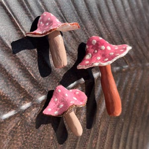 Denken Sie Pink! Pilz Ton Magnet Trio (handgemacht)