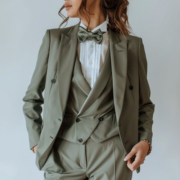 Green Tuxedo Dressy pant suits for women, Three piece suit , Women Wedding Suit, Women's suit, women formal wear  | Wedding Weaves