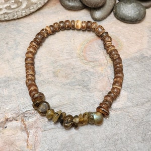 Unisex Coconut and Labradorite Beaded Bracelet for Protection and Focus